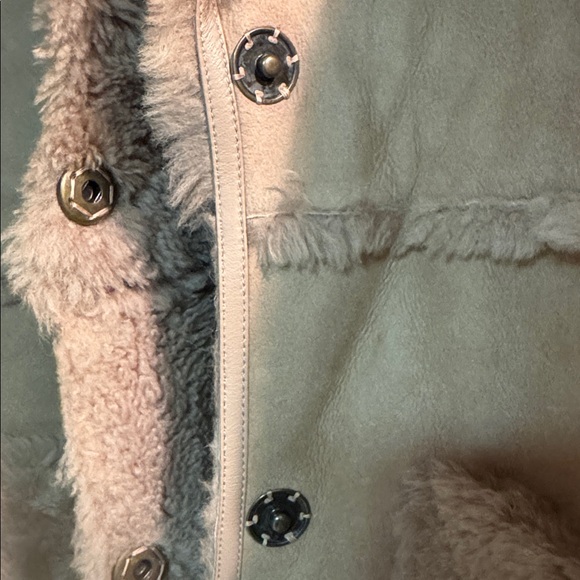 Ugg Women’s Fayre Twinface Sheepskin Coat. Size med. New with tags Sandalwood. - Picture 13 of 13